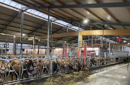 1 Automatisierter Stall Brüel 1 Automatisierter Stall Brüel