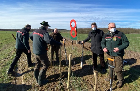 Pflanzaktion an der A 19 bei Kavelstorf Pflanzaktion an der A 19 bei Kavelstorf