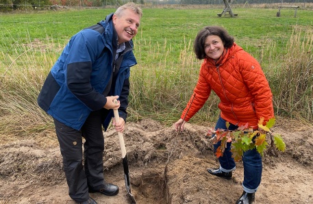 Pflanzaktion LGMV Klimawald Land Fleesensee