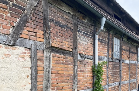 Außenwand vor der Sanierung Außenwand vor der Sanierung