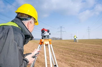 Vermessung auf dem Feld © Fotolia_40949710